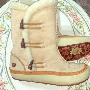 Super cute Merrill Women’s cold weather boots